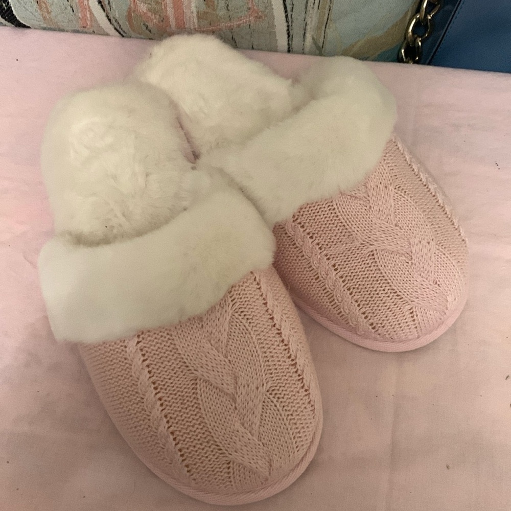 Victoria’s Secret fluffy slippers